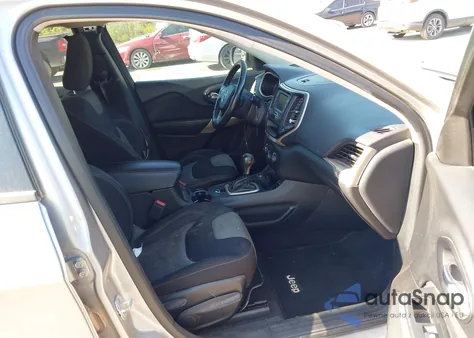 2018 Jeep Cherokee Latitude 4X4 из США, поврежденный, VIN 1C4PJMCB9JD570637